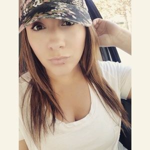 Meet your Posher, Lauren